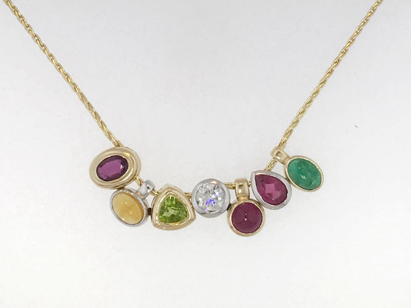 Custom Design Gold Saphire Necklace